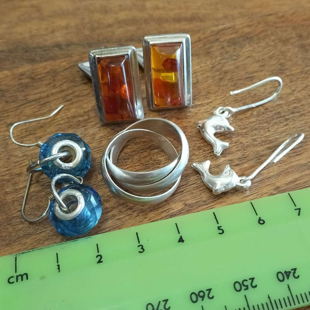 VINTAGE SILVER JEWELLERY.