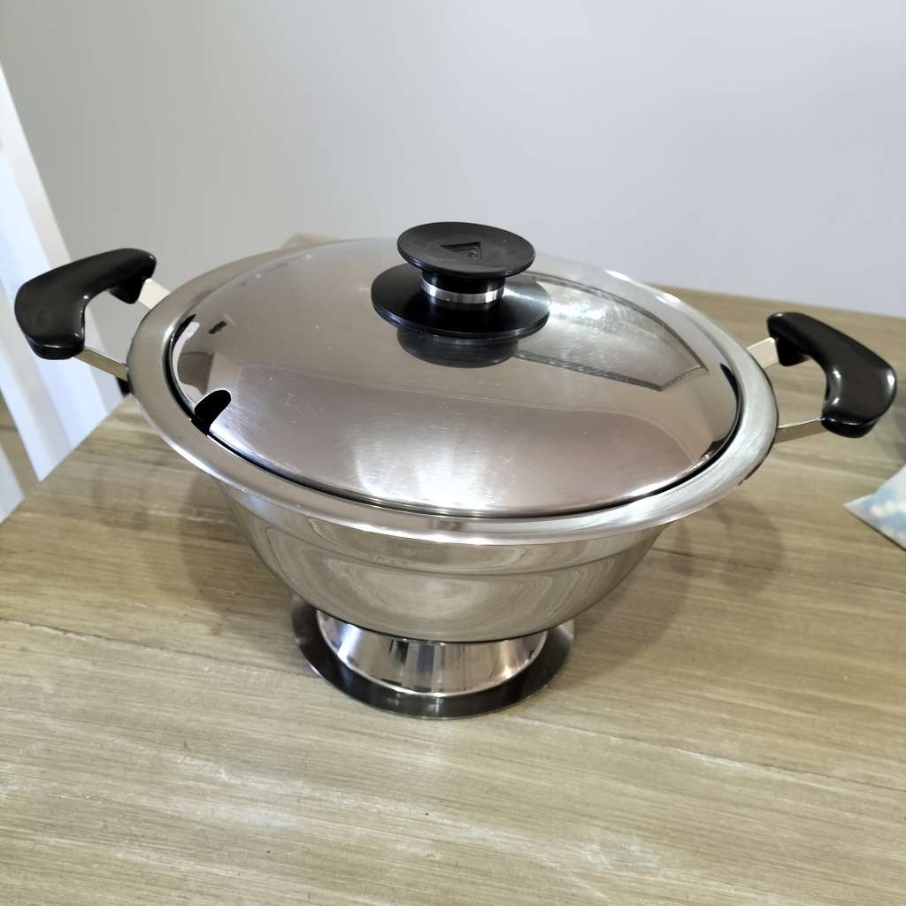 VINTAGE "AMC" SOUP TOURINE.