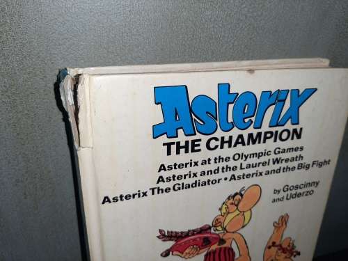 Asterix books Lot of 3