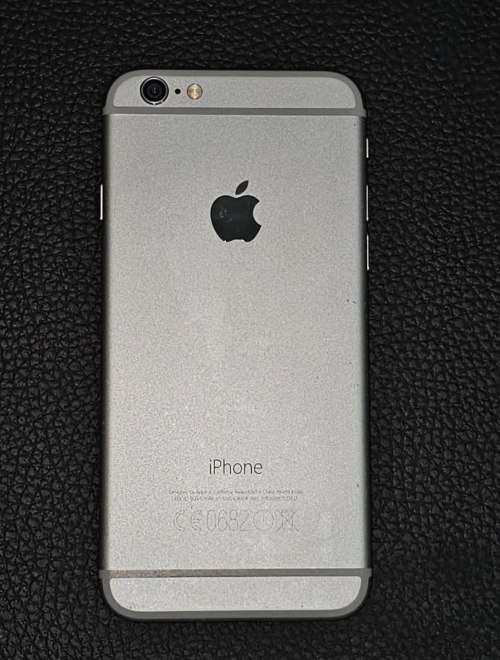 iPhone 6 - 16 GB - Cracked Screen