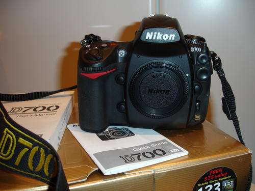 NIKON D700 BODY ONLY BARGAIN WITH EXTRAS