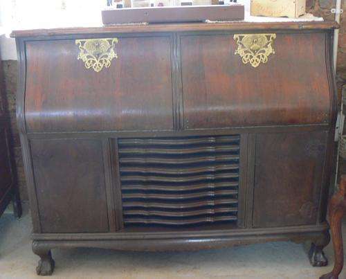 ANTIQUE RADIO GRAM