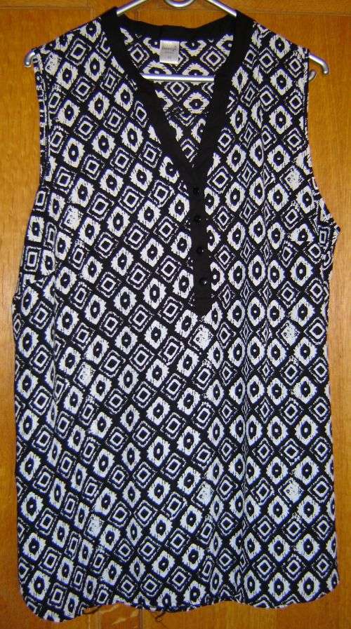 Black & White Diamond Pattern Sleeveless Shirt