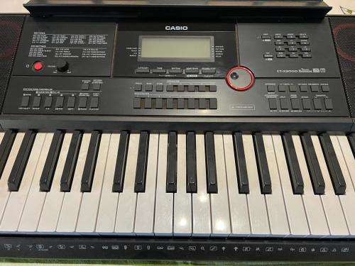 Casio CT-X3000 800 Tone Pitch Bend Keyboard and Hybrid KS01 Keyboard Stand