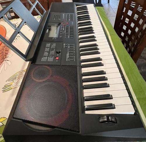 Casio CT-X3000 800 Tone Pitch Bend Keyboard and Hybrid KS01 Keyboard Stand