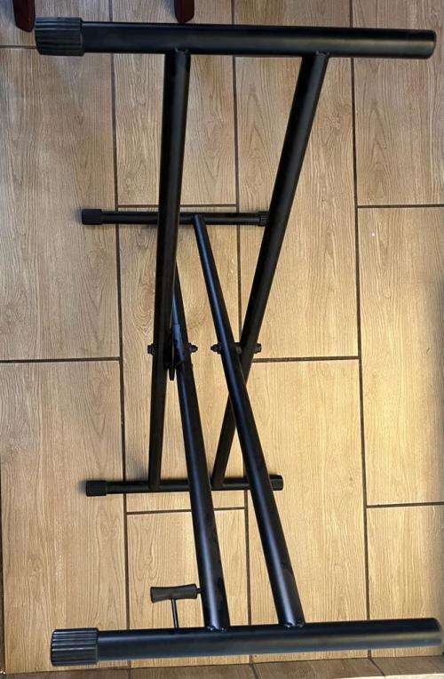 Casio CT-X3000 800 Tone Pitch Bend Keyboard and Hybrid KS01 Keyboard Stand