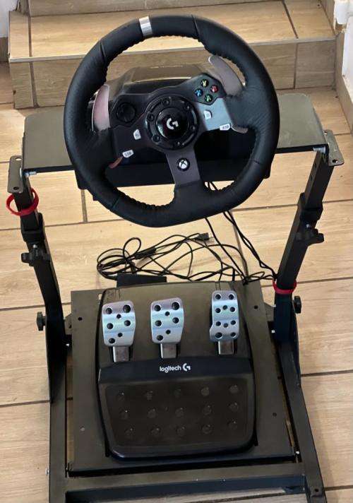 Logitech G920 Racing Wheel for Xbox and Stand