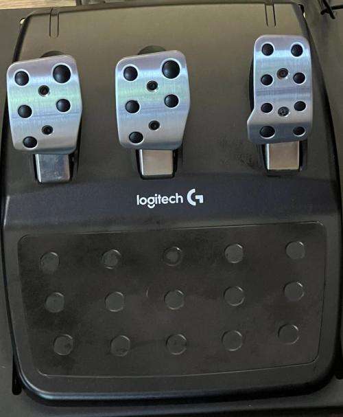 Logitech G920 Racing Wheel for Xbox and Stand