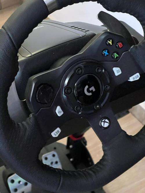 Logitech G920 Racing Wheel for Xbox and Stand