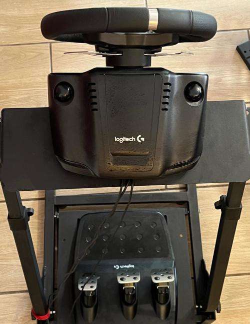 Logitech G920 Racing Wheel for Xbox and Stand
