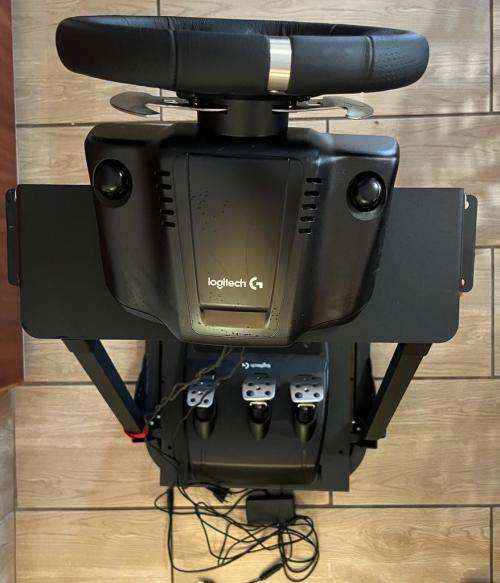 Logitech G920 Racing Wheel for Xbox and Stand