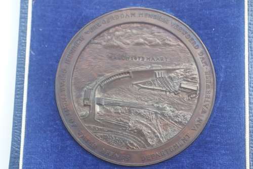 Large Medal  March 1972 Department of Water Affairs Hendrik Verwoerd Dam