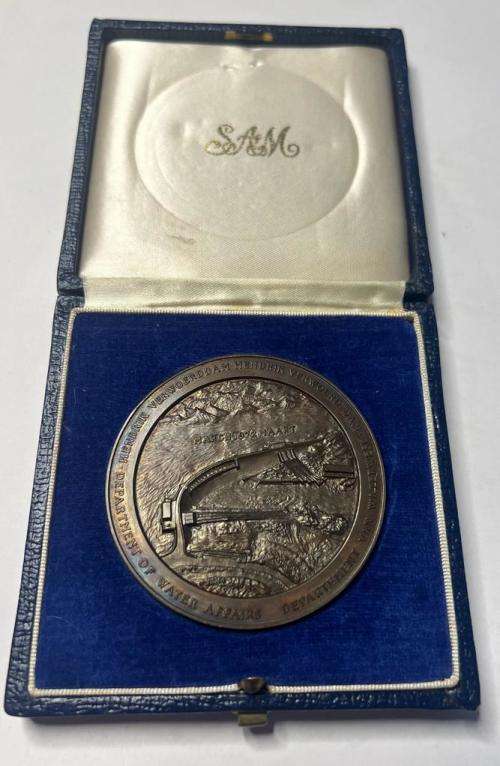 Large Medal  March 1972 Department of Water Affairs Hendrik Verwoerd Dam