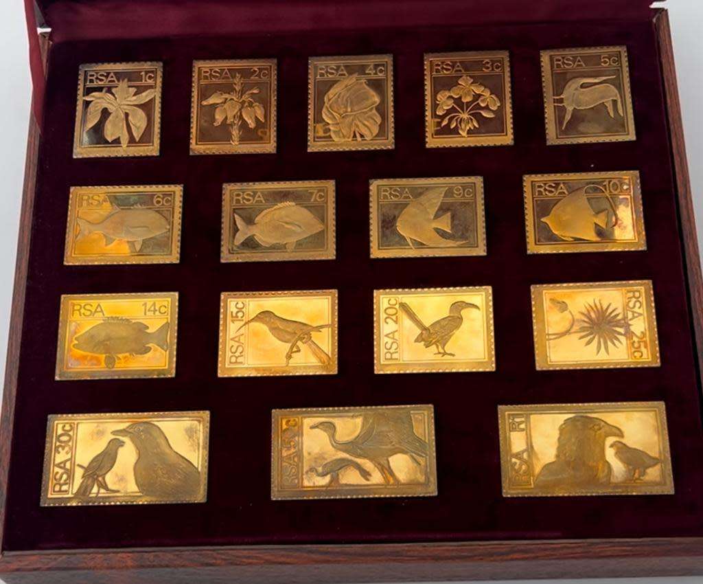 THE RSA 1974/75 DEFINITIVE STAMP SET GOLD PLATED SILVER 16 X REPLICA STAMPS