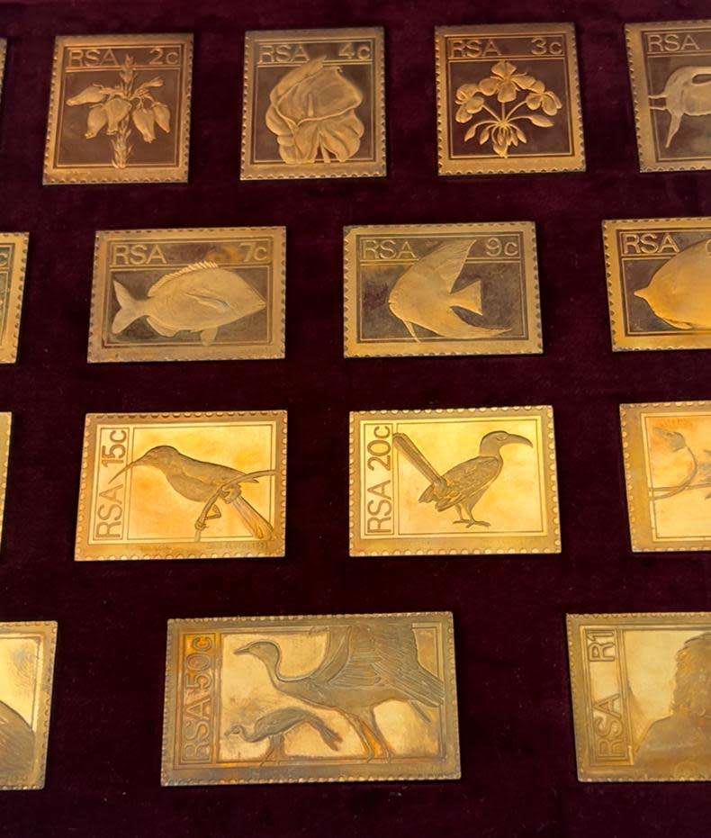 THE RSA 1974/75 DEFINITIVE STAMP SET GOLD PLATED SILVER 16 X REPLICA STAMPS