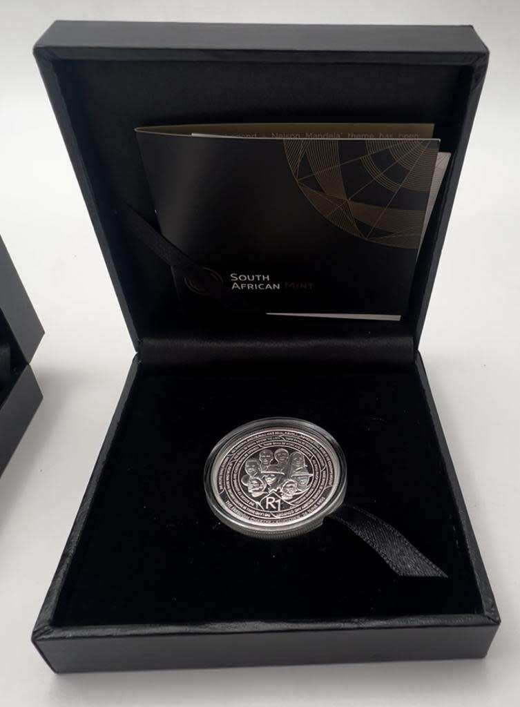 2017 SA Silver R1 Proof - Mandela - Life of a Legend Series