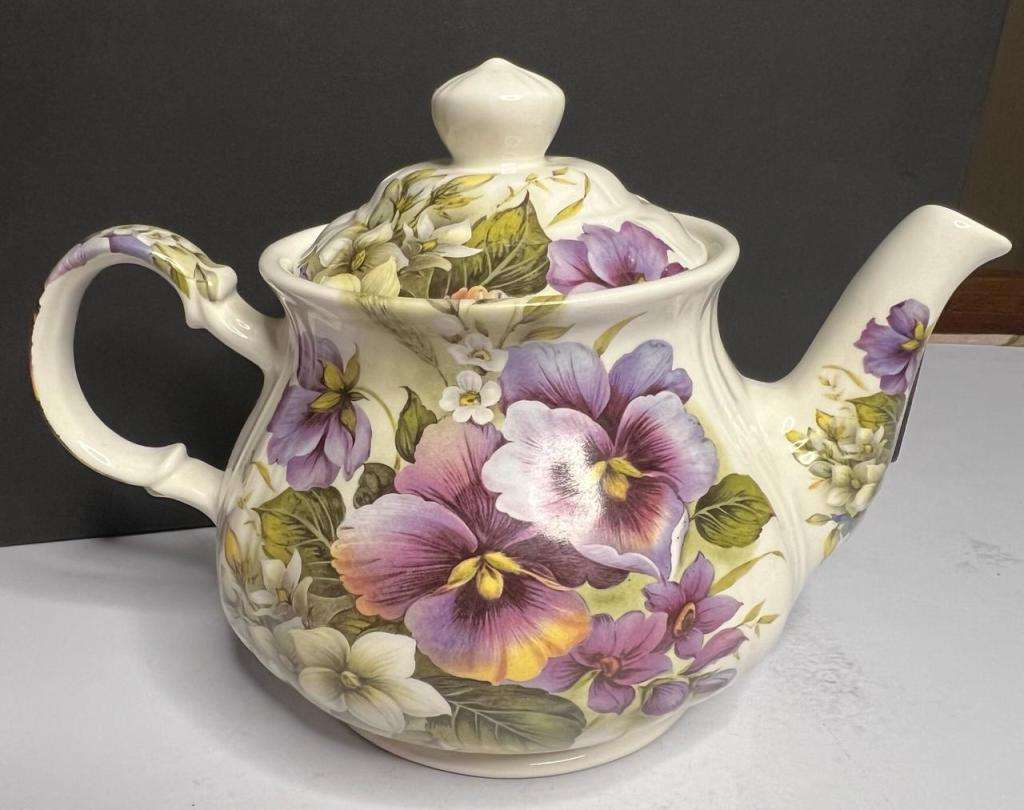 Vintage Sadler Windsor England Teapot Purple Pansy Flower Pattern