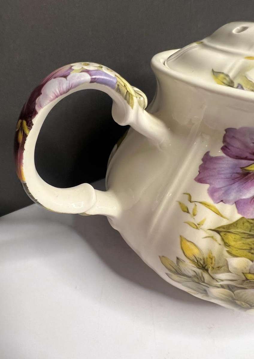 Vintage Sadler Windsor England Teapot Purple Pansy Flower Pattern