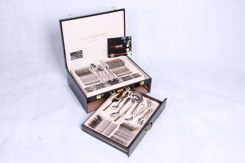 R2499****Brand New*** 72 piece cutlery set** Comes in two Drawers Wooden Box**18/10 STAINLESS STEEL*