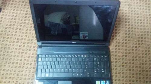 FUJITSU LIFEBOOK AH530 I3