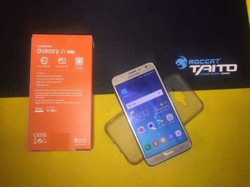 Samsung Galaxy J7 Duos like new in box
