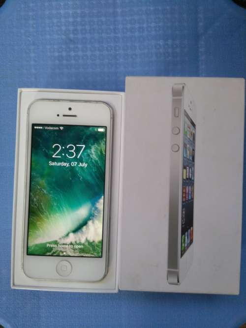 APPLE IPHONE 5 16GB  IN BOX (GREAT  CONDITION)