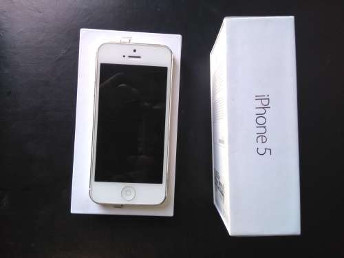 APPLE IPHONE 5 16GB  IN BOX (GREAT  CONDITION)