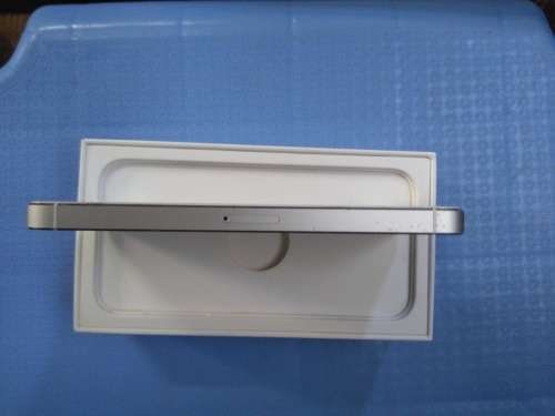 APPLE IPHONE 5 16GB  IN BOX (GREAT  CONDITION)