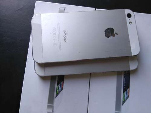 APPLE IPHONE 5 16GB  IN BOX (GREAT  CONDITION)