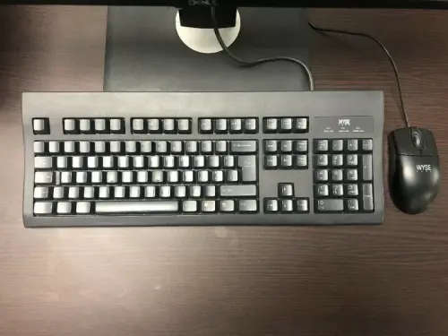 Dell Thin Client with Monitor. Cheap complete computer setup 22 INCHES MONITOR 120GB HDD