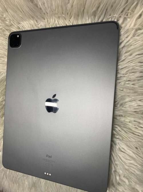 Apple iPad Pro  4th gen 12.9 inch WiFi 128GB Space Grey, excellent condition