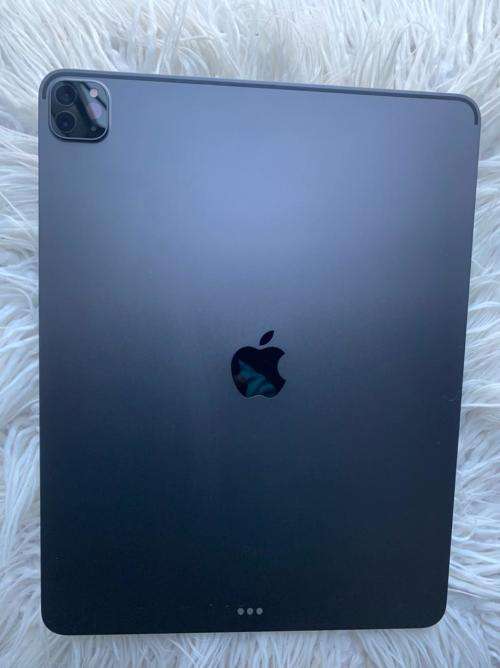 Apple iPad Pro  4th gen 12.9 inch WiFi 128GB Space Grey, excellent condition