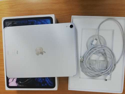 Apple iPad Pro 11-inch (2018) A1934  SILVER Wi-Fi + Cellular AU Model