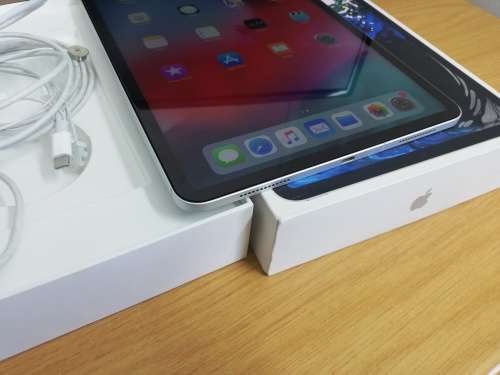 Apple iPad Pro 11-inch (2018) A1934  SILVER Wi-Fi + Cellular AU Model