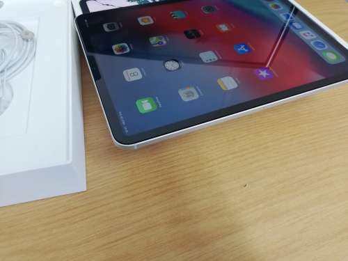 Apple iPad Pro 11-inch (2018) A1934  SILVER Wi-Fi + Cellular AU Model