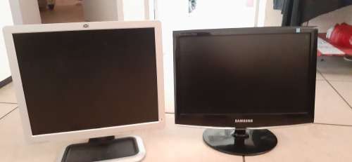 1 Samsung 1 HP 17" 100 % working monitor
