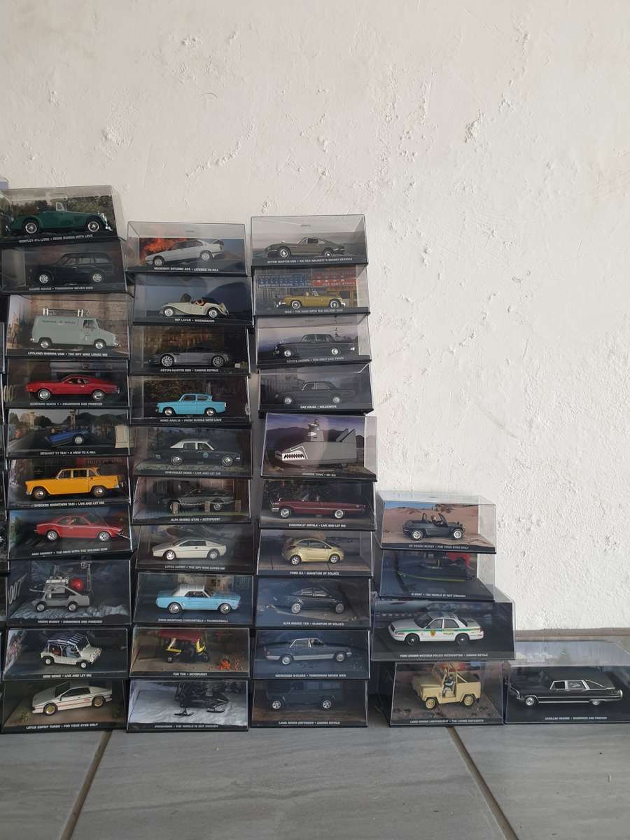 James Bond car collection - 77 cars!!