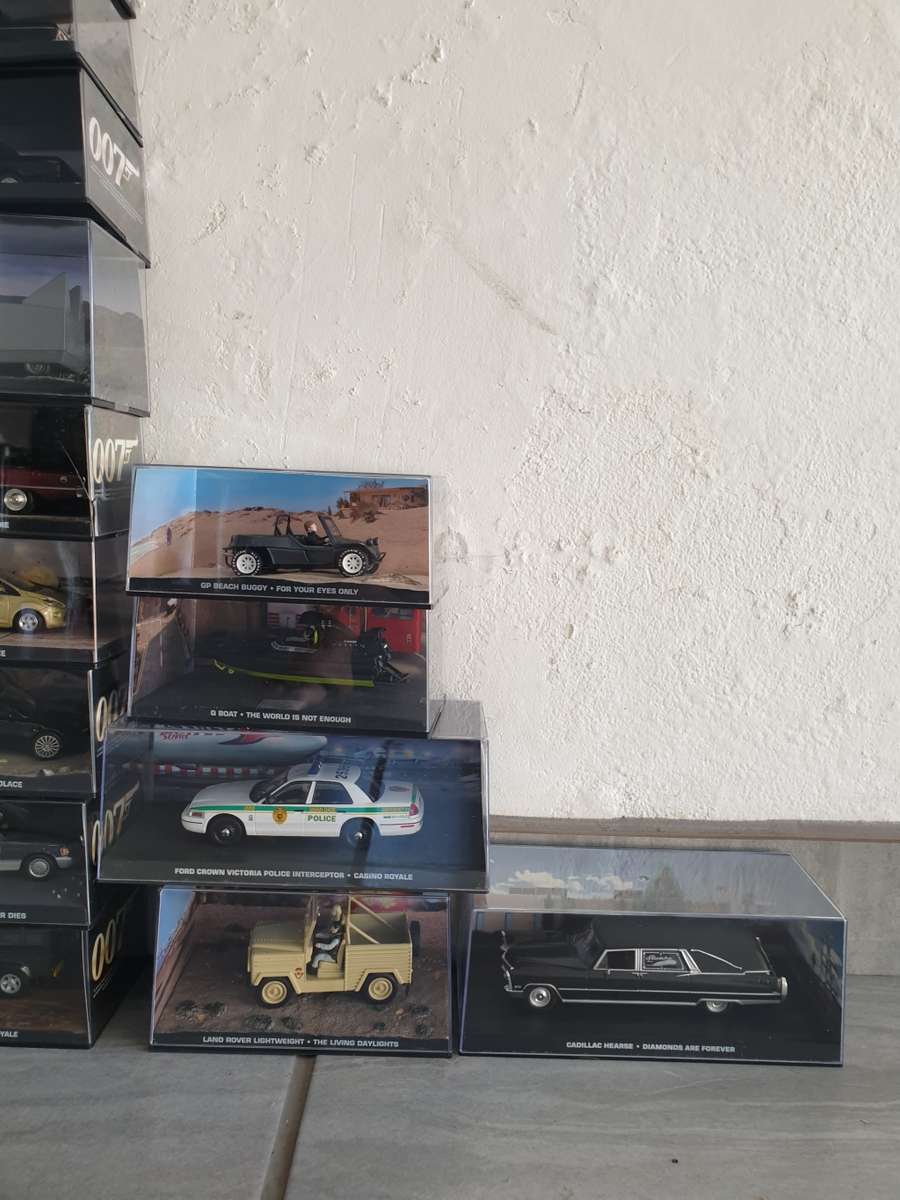 James Bond car collection - 77 cars!!
