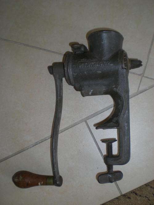 Cast Iron. Old Russwin No.1 Mincer. Russell & Erwin. 112 years old. 1902.