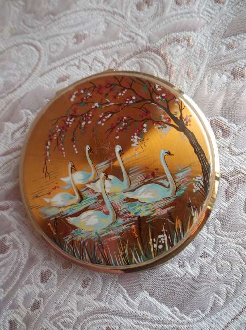 Beautiful Powder Pack. (Caress LONDON)