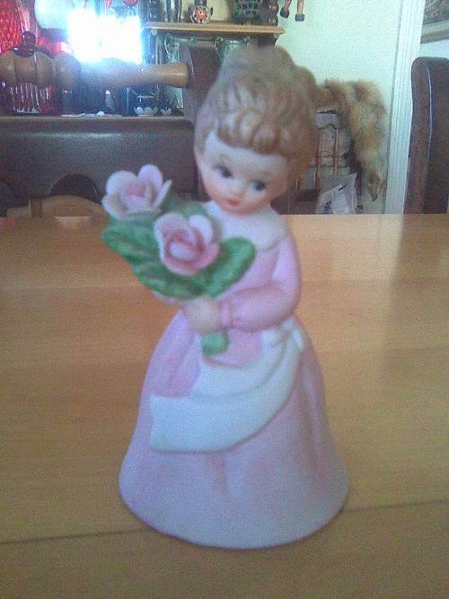 Beautifull delicate bell!