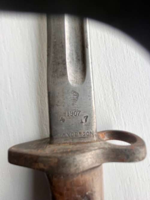 WW1 Lee Enfield 1907 Sanderson bayonet with original scabbard and frog in superb original condition.