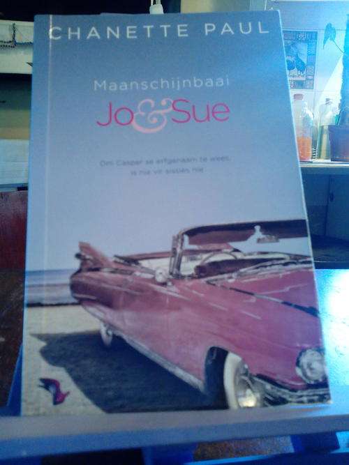 Maanschijnbaai Jo & Sue - Chanette Paul