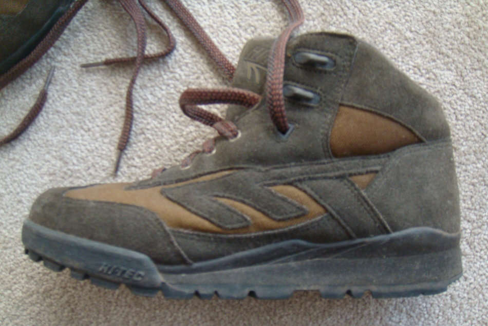 HI-TECH BOOTS HARDLY WORN- SIZE 9