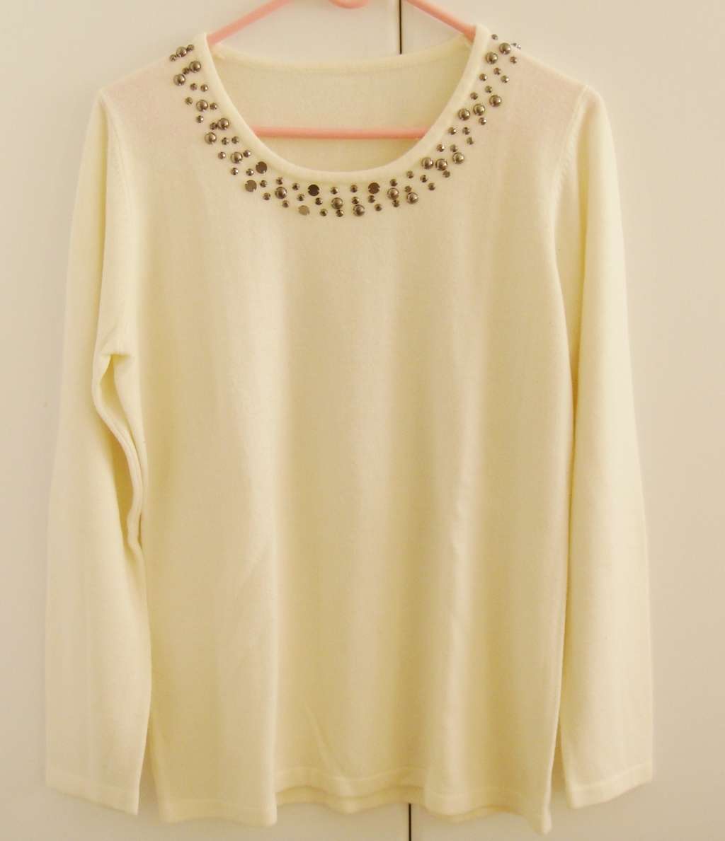 Ladies   Jersey  -   Size  medium - Winter white -  as new