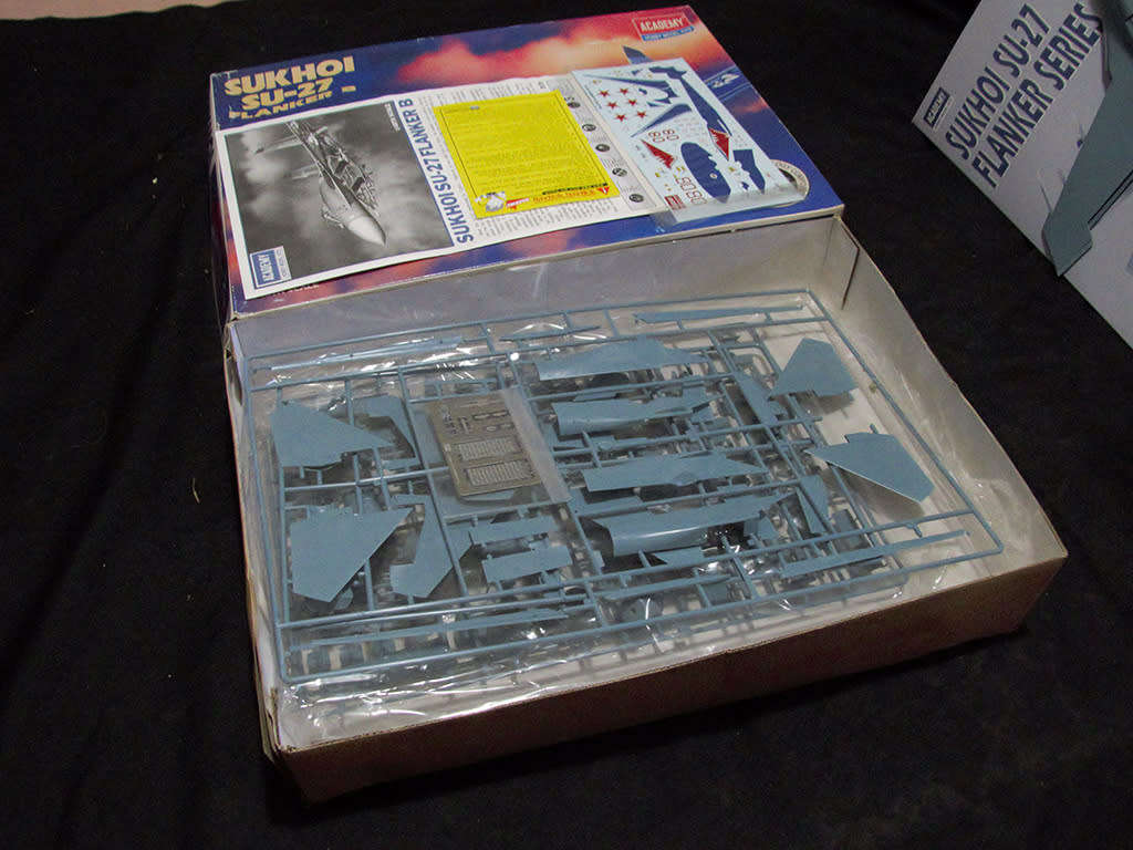 MODEL KITS FOR SALE - MIG-29 & SU27