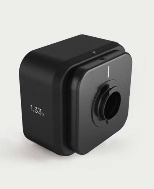 Moment Anamorphic Lens