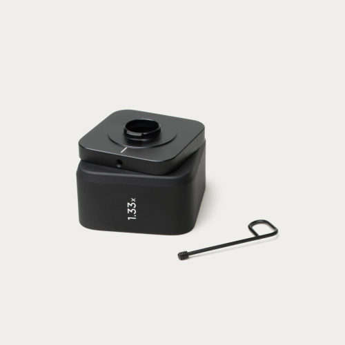 Moment Anamorphic Lens