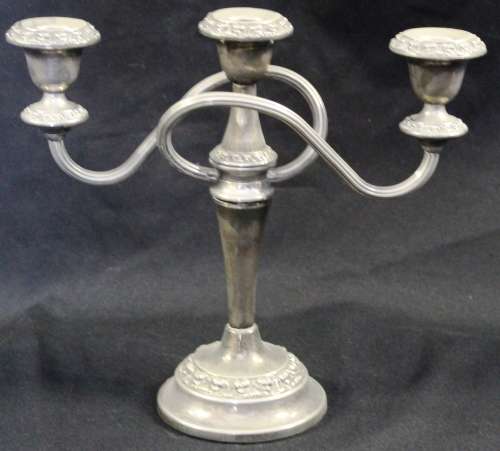 Small candle holder - holding 3 x candles