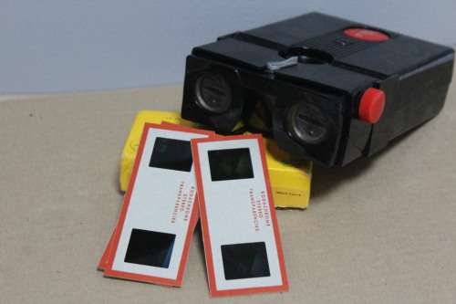 3D battery operated viewer with slides